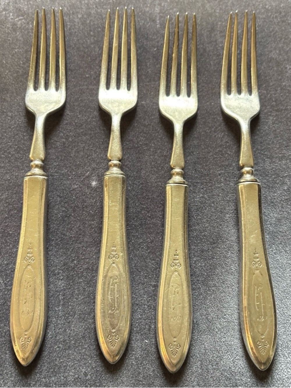 Set of 4 Vintage Oneida Community Plate Forks 
Adam Pattern